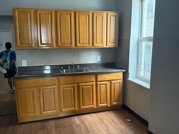 5th image of 20 Orchard Pl APT 3R