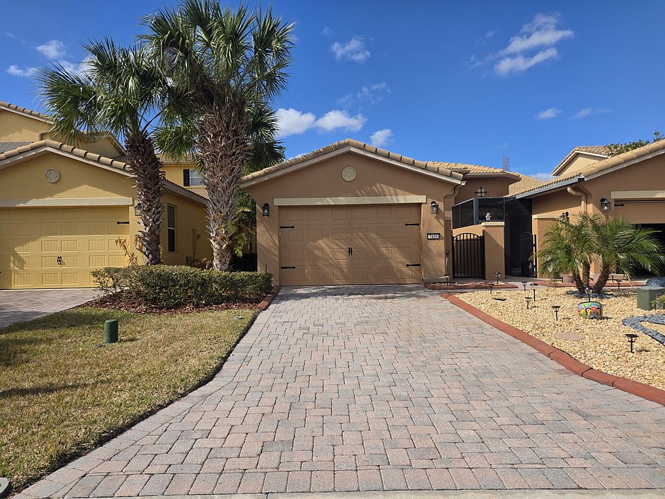 1st image of 2435 Palm Tree Dr