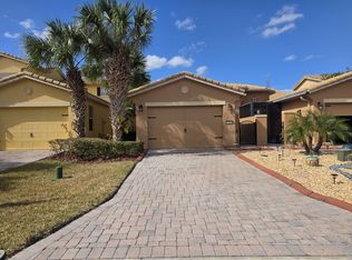 2435 Palm Tree Dr, Poinciana, FL 34759