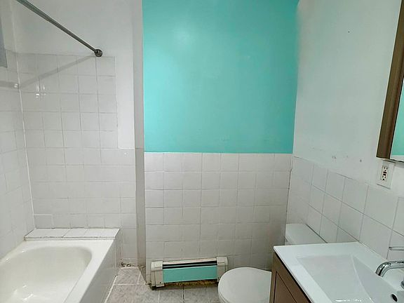4th image of 401 Chauncey St APT 1C