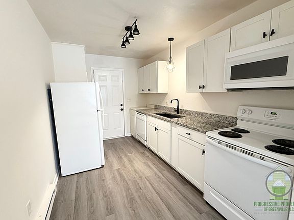 4th image of 3806 E North St #8