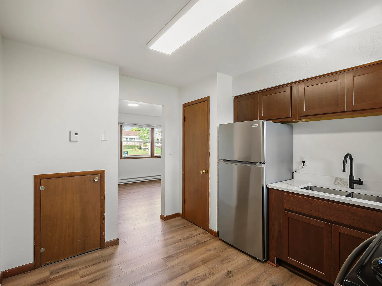 616 S Clinton St, Cuba City, WI 53807 — Photo 3