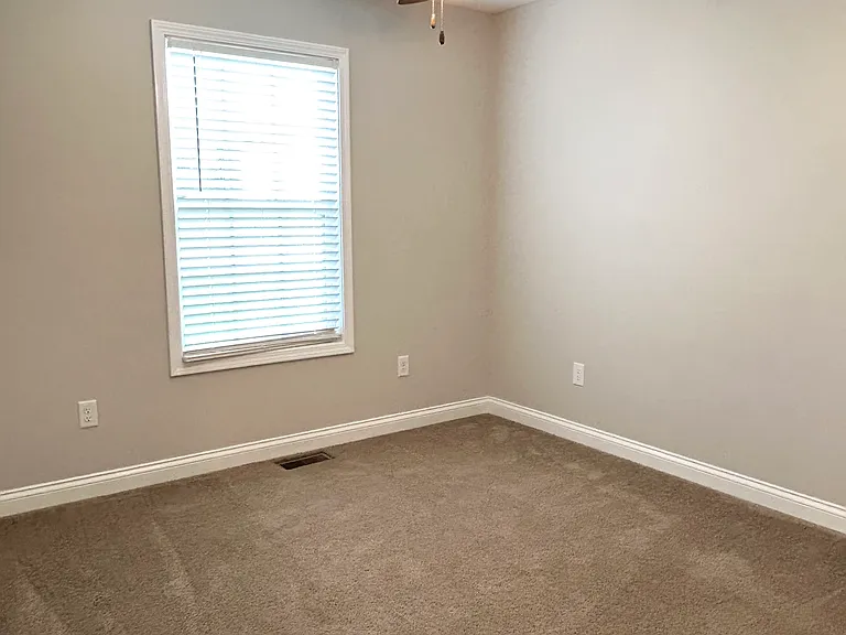 1357 Winnipeg Way — Photo 8