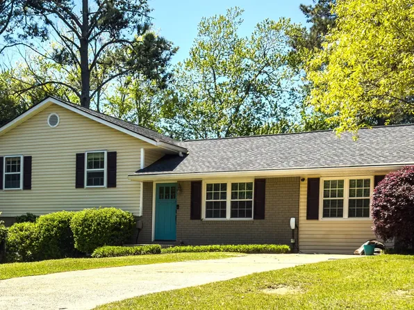 1105 Woodleigh Rd SW, Marietta, GA 30008