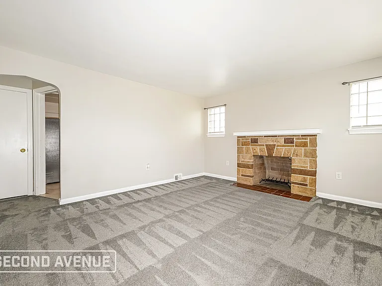 1721 Vanburen St — Photo 5