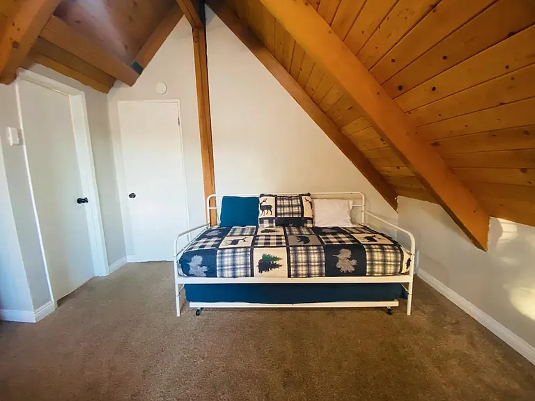 858 Pine Ln — Photo 14