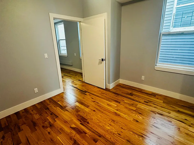 99 Maple St #1L — Photo 6