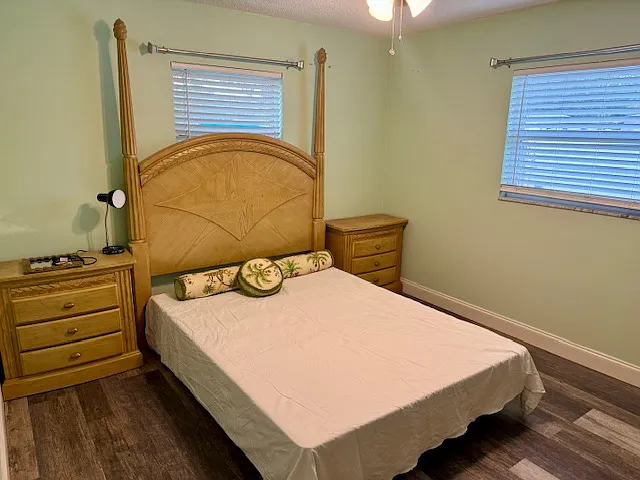main bedroom
New Queen Green Tea Luxe matress