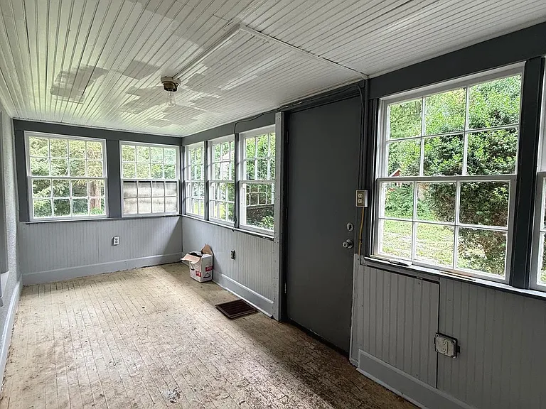 10860 Winchester Ave — Photo 13