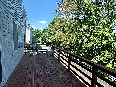 209 Washington St — Photo 5