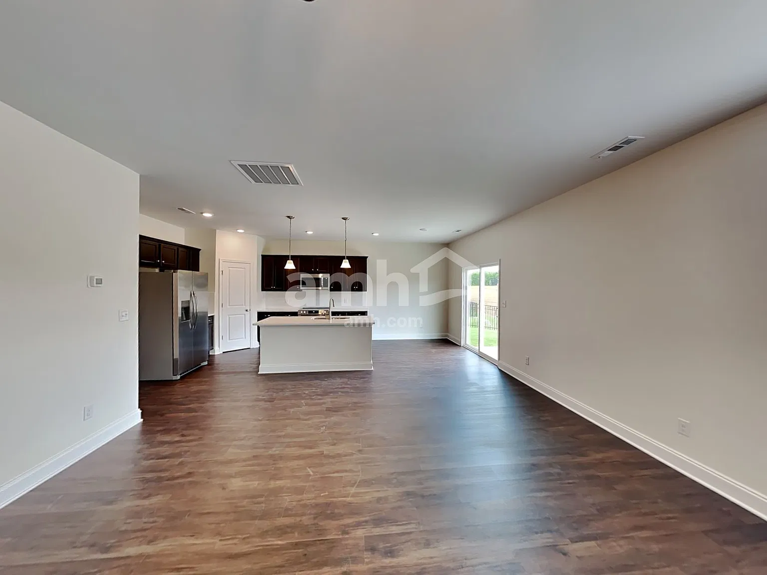 4 bed, 2.5 bath, 2297 sqft, $2,675 — Photo 4