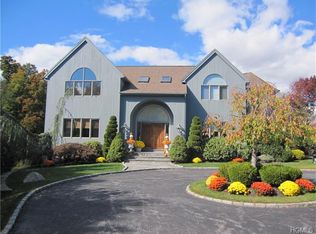 379 Columbus Ave, Valhalla, NY 10595