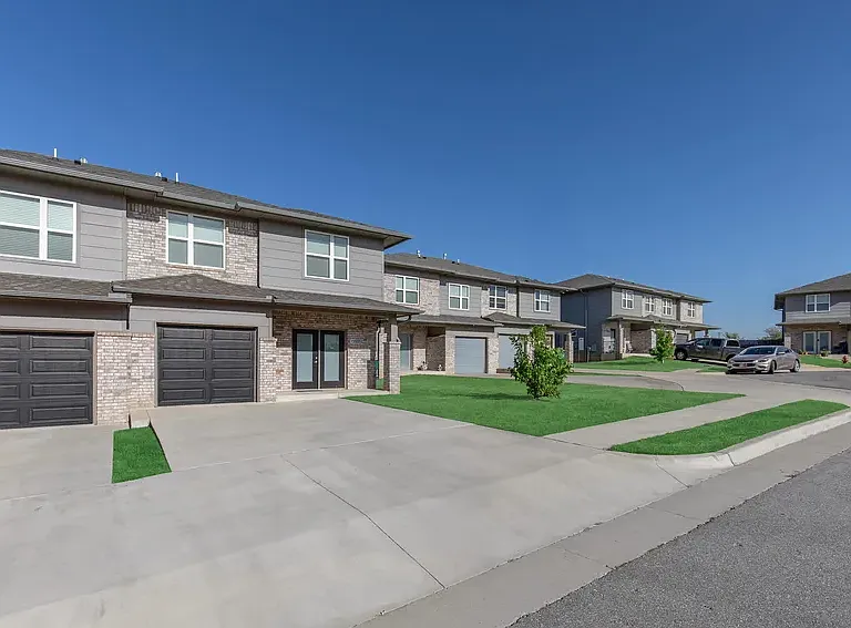 13500 Bluejacket Dr — Photo 1