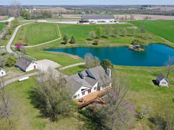 5301 210th St NE, Solon, IA 52333