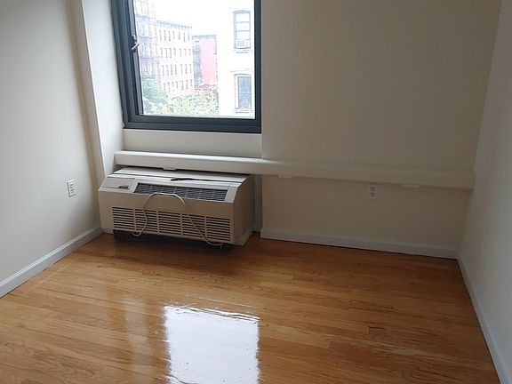 4th image of 219 1st Ave APT 3
