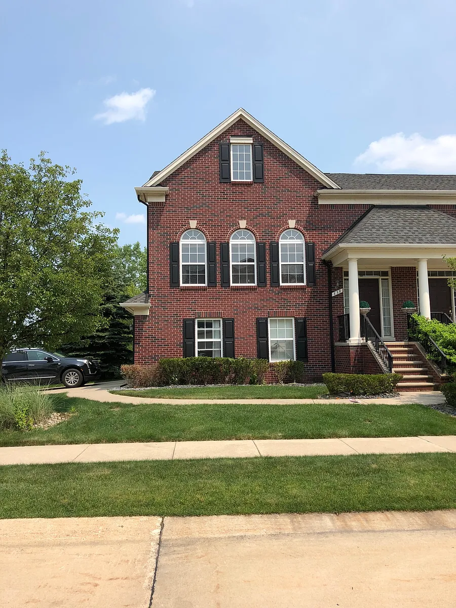 Building Photo - 838 Red Run Dr