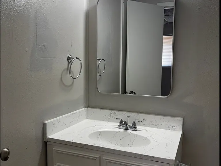1610 Avenue O #1 — Photo 3