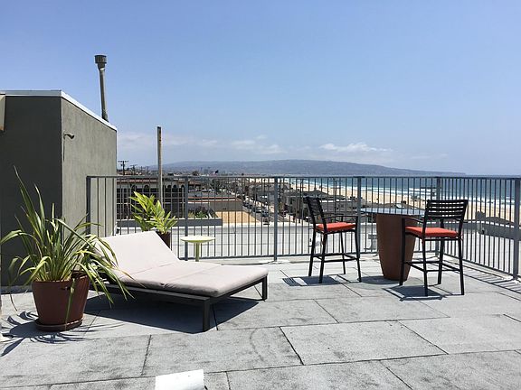 4th image of 110 34th St APT 5