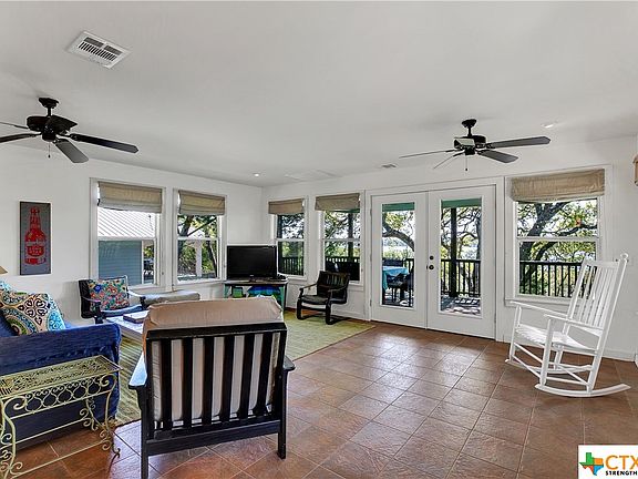 4th image of 2092 & 2078 Lakeshore Dr