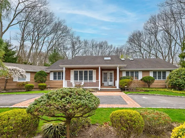 22 Round Tree Drive, Melville, NY 11747