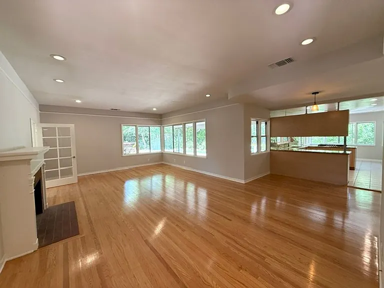 4907 Ocean View Blvd — Photo 6