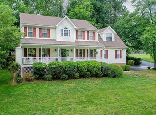 1712 Upperbury Dr, Midlothian, VA 23114