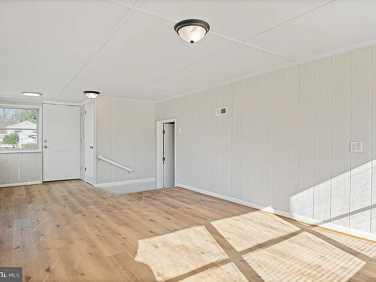 312 N Hammonds Ferry Rd — Photo 54