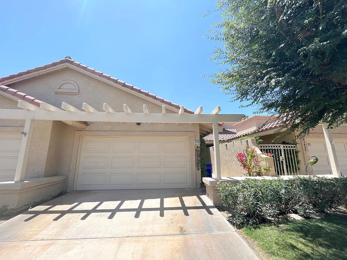 Building Photo - 41469 Woodhaven Dr W