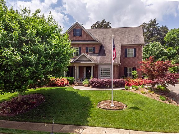 2nd image of 1221 Bentley Park Ln