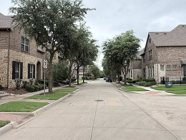 4225 Blackjack Oak Dr — Photo 4