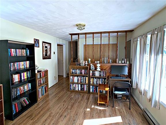 3rd image of 2560 Belshire Dr