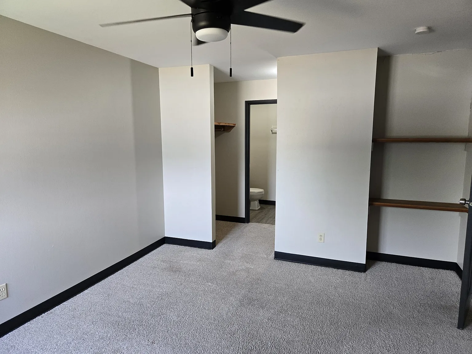 211 N Fraternity Ln — Photo 4