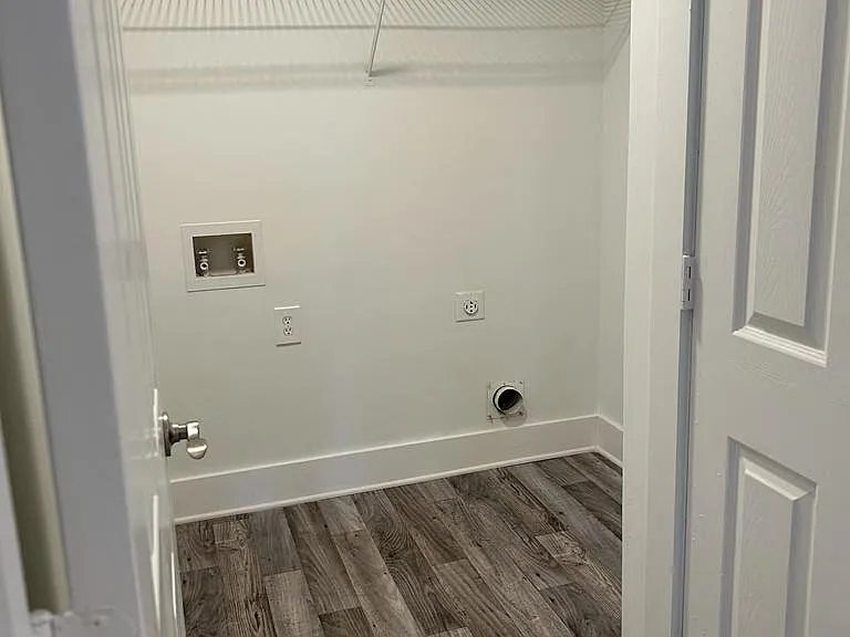 Wesley St. Claire Apartments at Lawrenceville — Photo 88