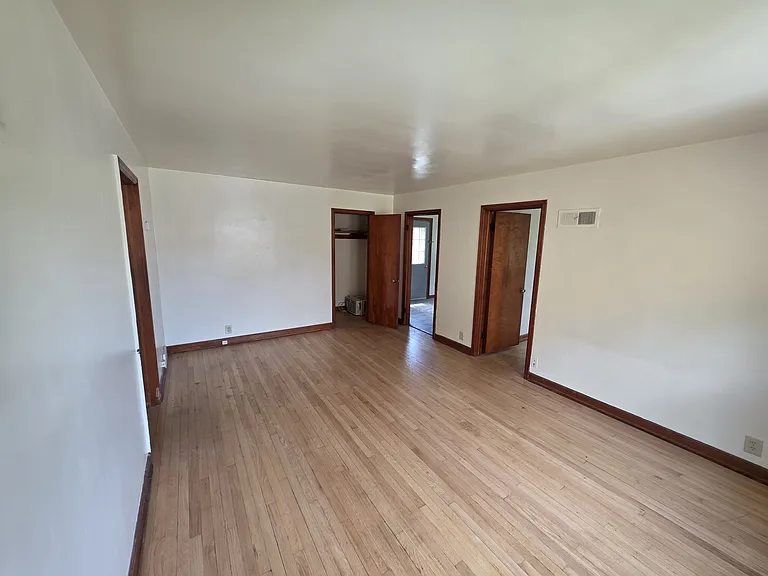 2857 S Howell Ave — Photo 2