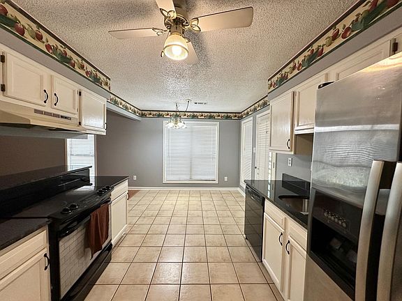 3rd image of 5981 Valleydale Dr