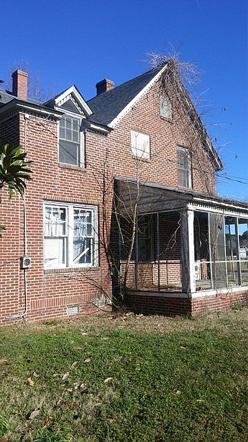2nd image of 404 Holloman Ave