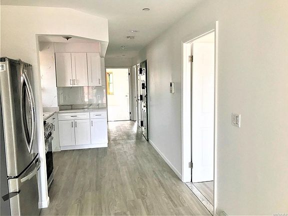 3rd image of 13443 Maple Ave #7
