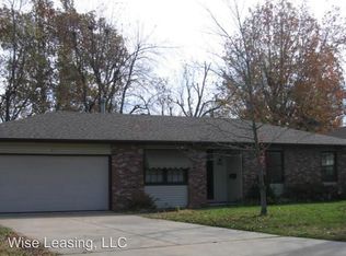 1104 S Paula Ave, Springfield, MO 65804