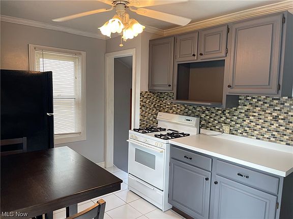 3rd image of 1713 Oakwood Ave