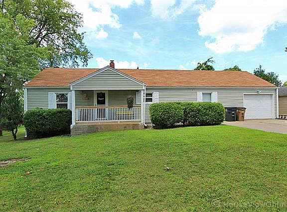 2nd image of 2038 Woodlawn Ave
