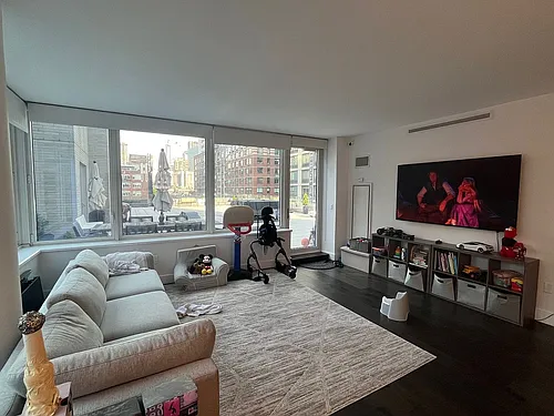 80 Riverside Blvd #8P Photo 1