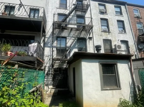 438 Jefferson Avenue image 12 of 12