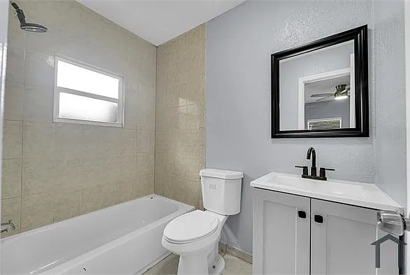 2360 NW 6th Ct — Photo 7