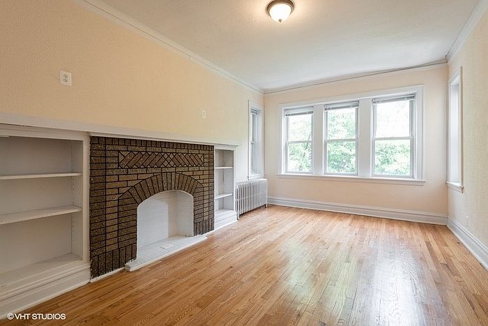 1st image of 2922 N Albany Ave #1R