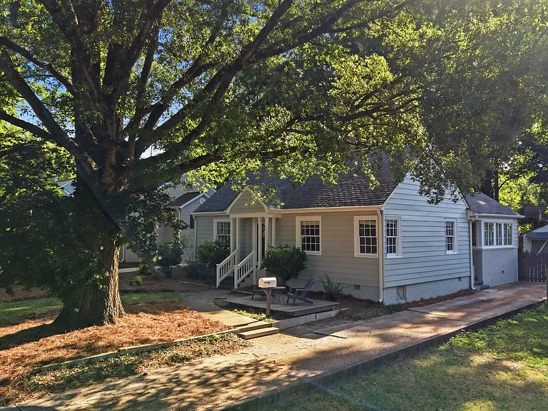 1424 Lyon Ct — Photo 2
