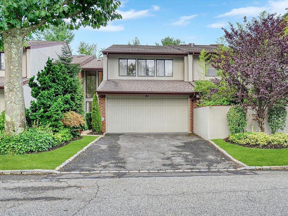 1st image of 93 Foxwood Dr