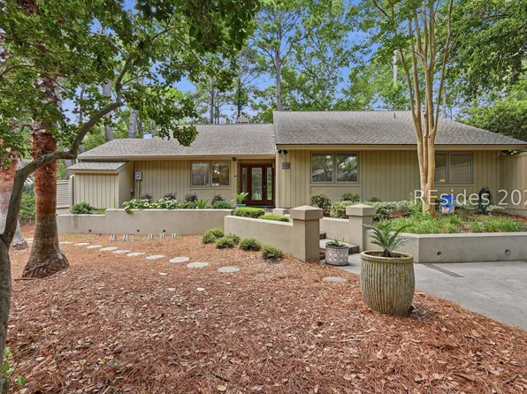 8 Pine Ct, Hilton Head Island, SC 29928