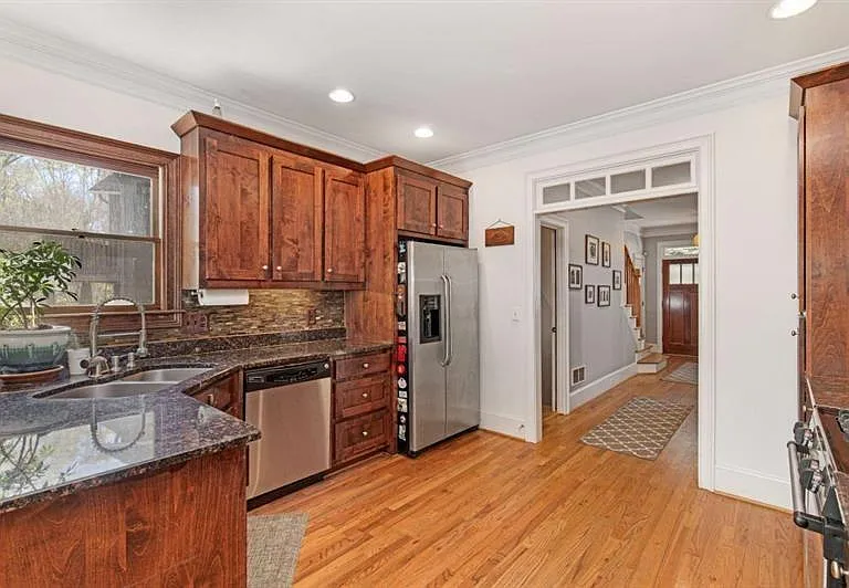 1390 Marion Walk SE — Photo 15