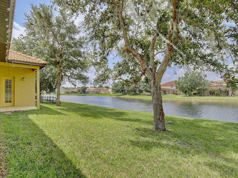 3908 Coastal Breeze Dr — Photo 30