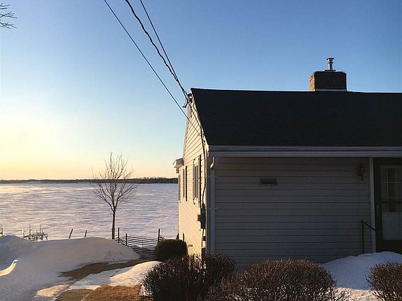 2nd image of 144 River Dr